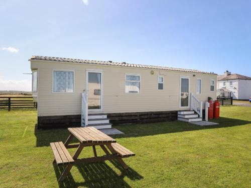 Caergeiliog House | Trewan Chalet