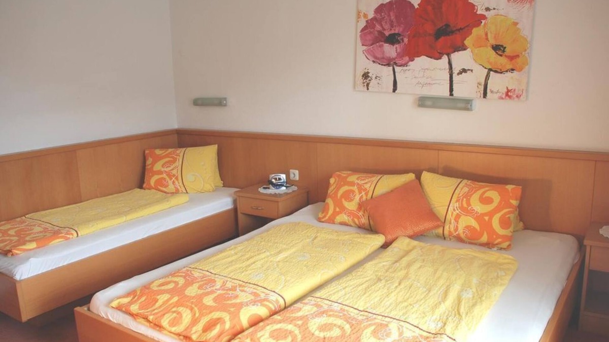 Klopein Bed & Breakfast | Triple room, balcony, lake view - Pension Agnes