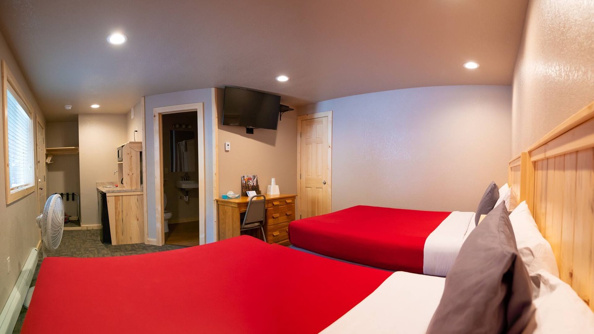 Silverton Hotel | Triangle Motel