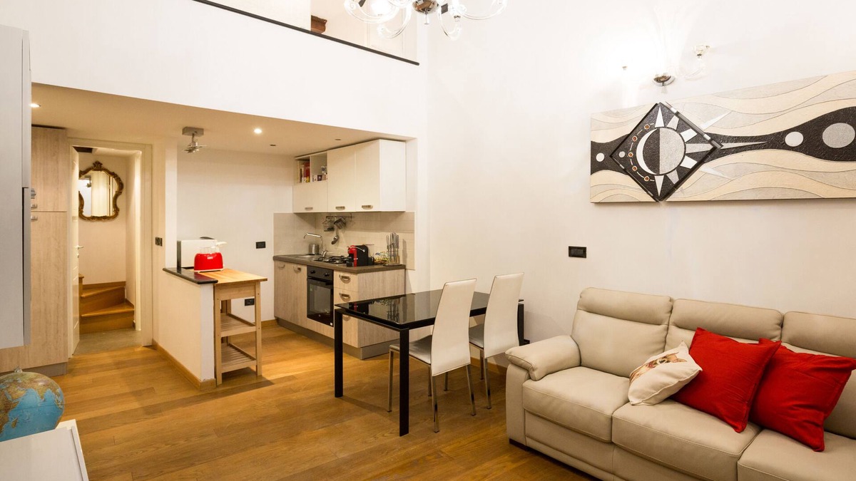 San Vincenzo House | Triangolo D'Oro Apartment