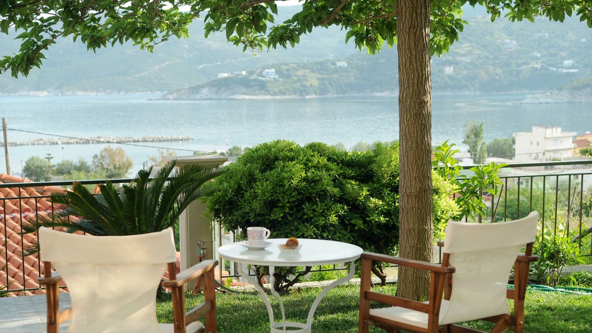 Agii Apostoli House | Triantafilia Guesthouse