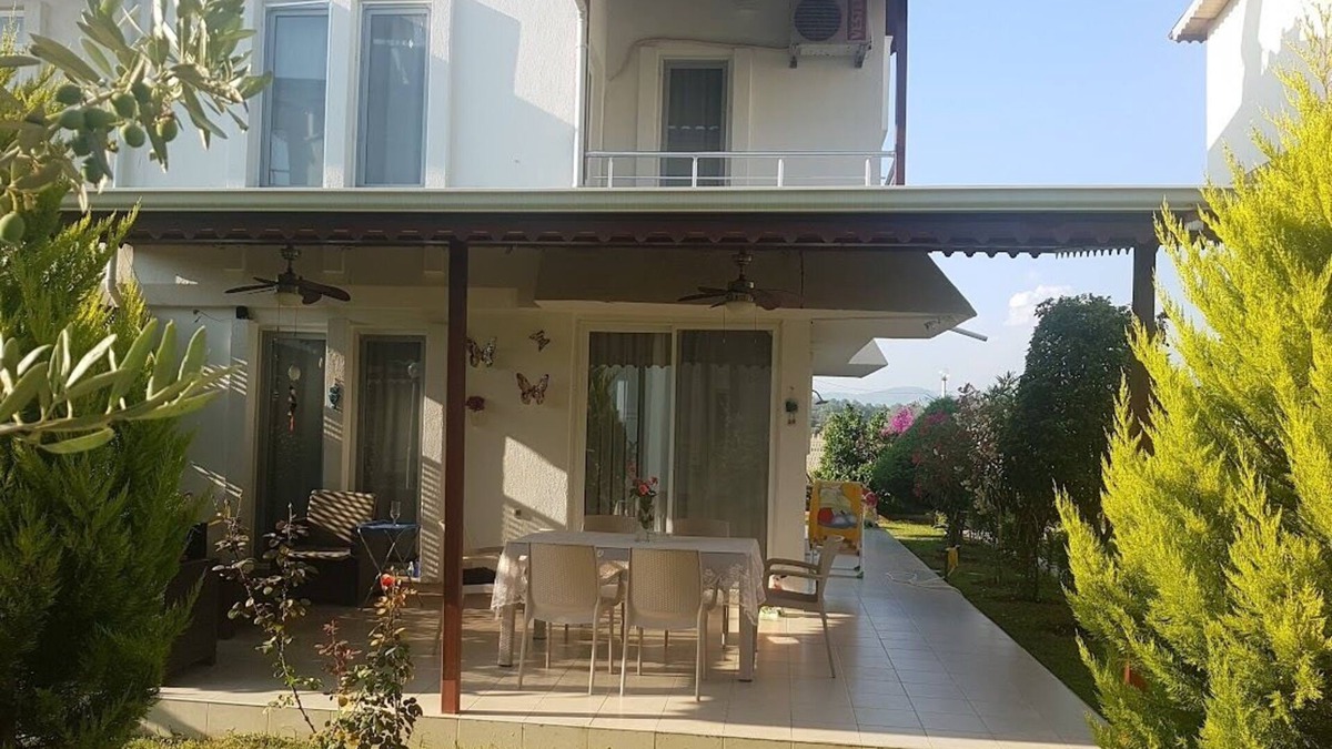 Cenger Villa | Triblex Villa I Private Beach I Walking Distance to the Sea 300 meters
