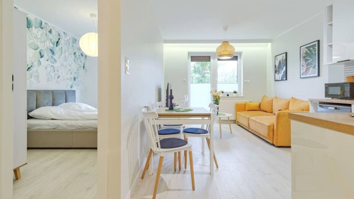 Pruszcz Gdanski Apartment | Tricity Retreat Apartments with Parking - by Rentujemy