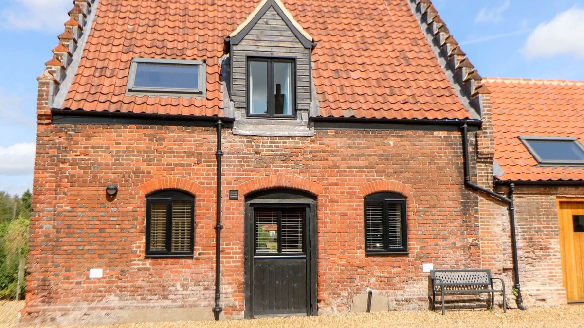 Foxley Cottage | TRICKER'S COTTAGE, pet friendly, character holiday cottage in Lenwade