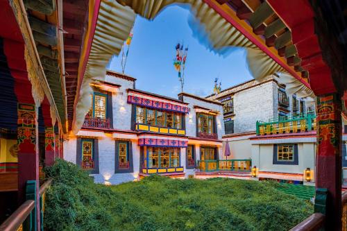 Chengguan District House | Trijang Labrang Heritage Hotel