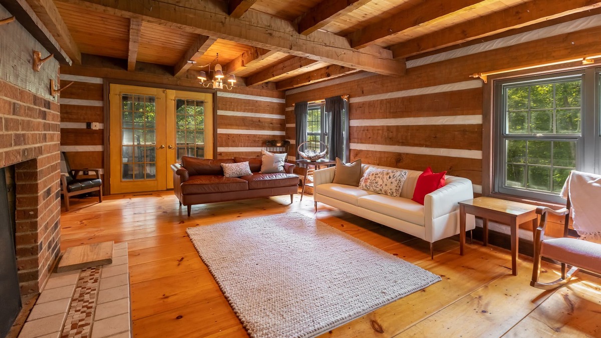 Cobden Cabin | Trillium Chalet - Luxury Primitive Cabin tucked in the woods on 10+ acres
