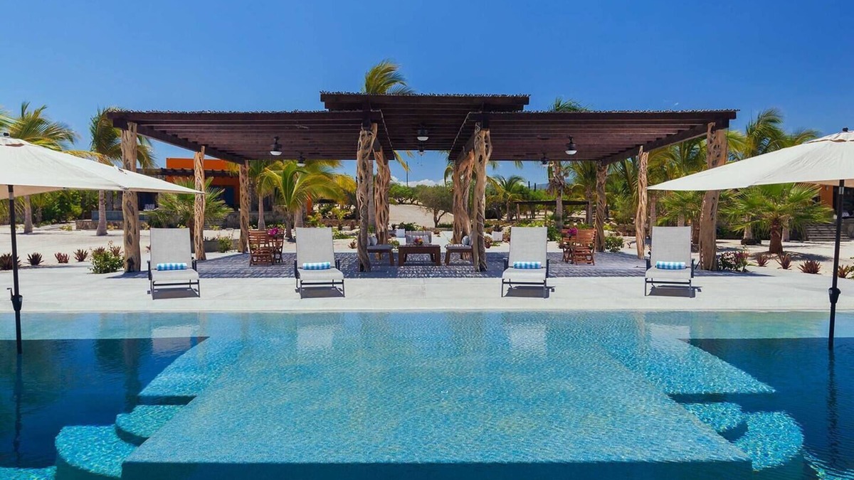 El Cardonal Villa | Trinitaria 3 bedrooms 3 1/2 baths, Oceanfront El Cardonal, Concierge & Staff
