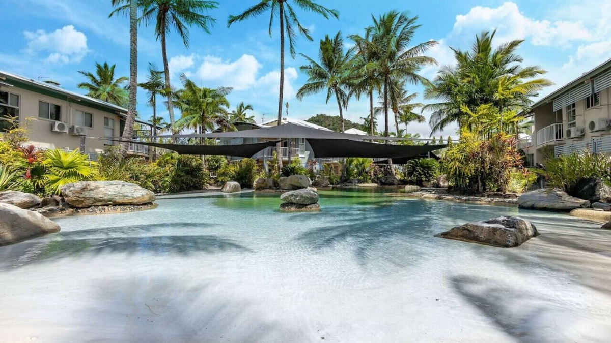 Trinity Beach Apartment | Trinity Beach Resort 2BR Apt; Pools 500m to beach!