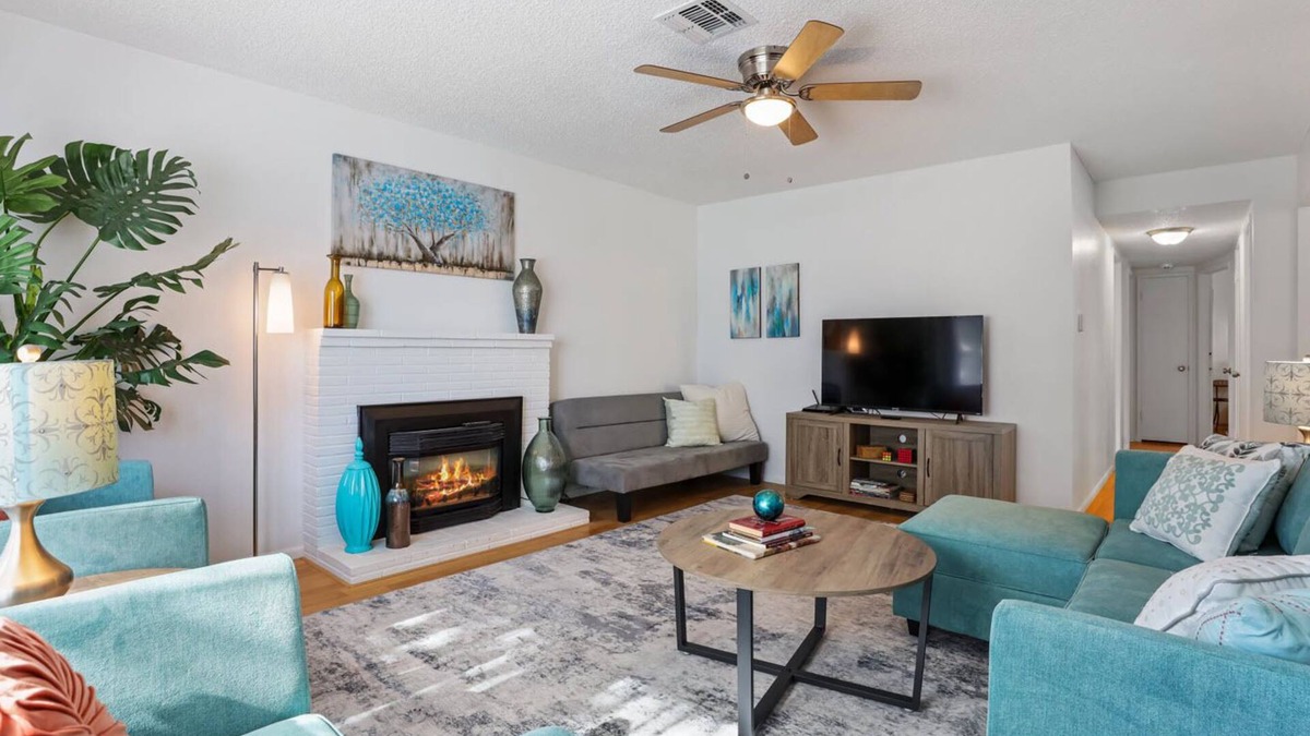 Lodi House | Trinity Escape, Entire home, 3 bedroom, 2 bath near Lodi Lake