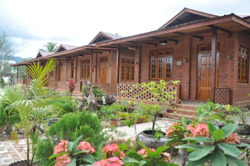 Nyaungshwe Hotel | Trinity Family Inn