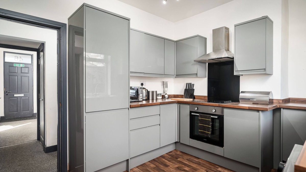 Wakefield House | Trinity Hideaway - Private En-suite Room Wakefield
