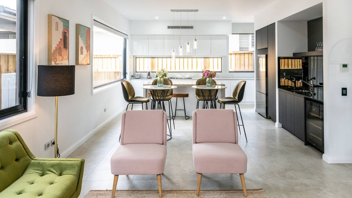 Morisset Park House | Trinity Point Drive: Residence in the heart of Trinity Point with stunning inground swimming pool