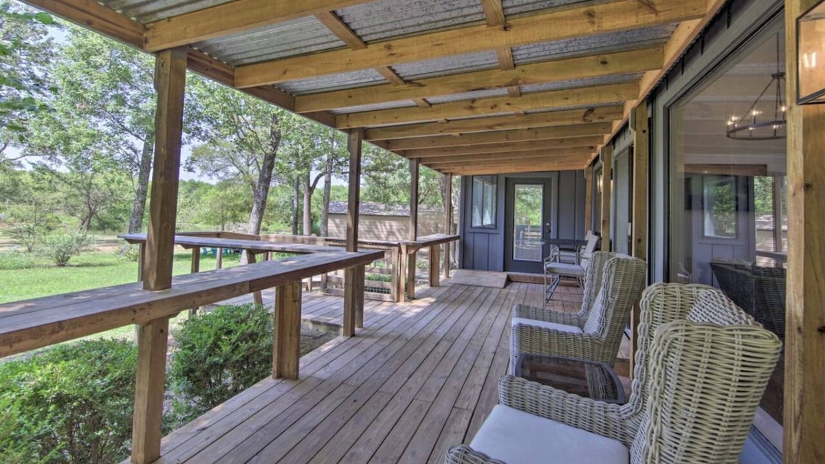 Henderson County House | Trinity River Cabin, 20 Acres, Stocked Fishing Pond, Views of the Trinity River.