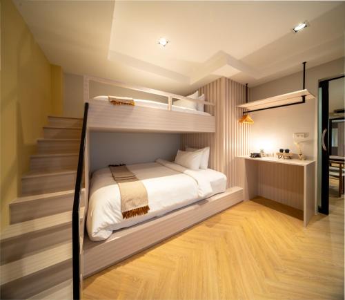 Ratchathewi Apartment | Triple Four