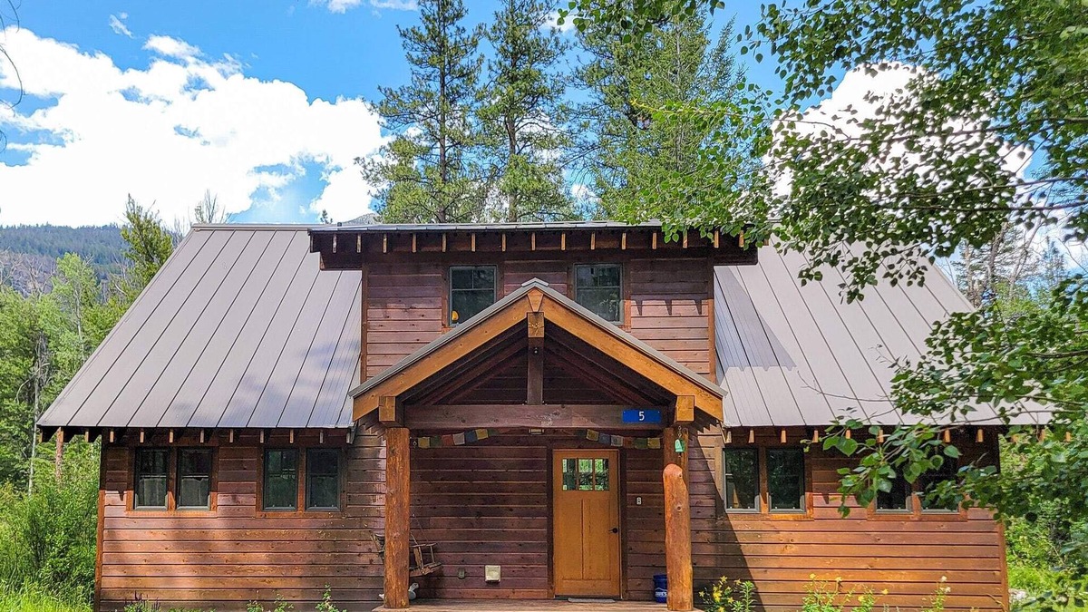 Mazama Cabin | Triple J Cabin Summar