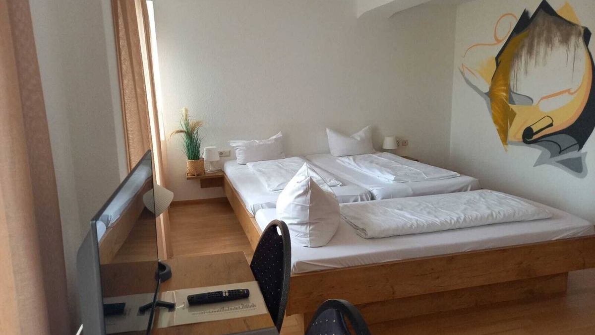 Ulm Hotel | Triple Room Ensuite in Hotel Ulmer Stuben