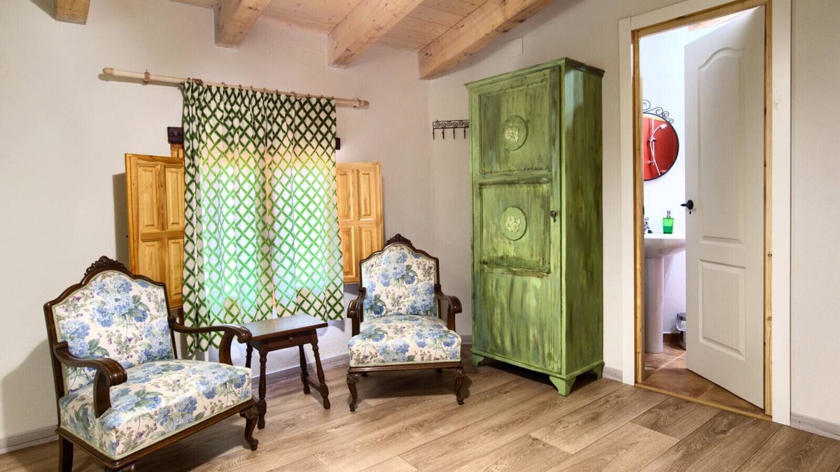 Ejulve House | Triple room-Private Bathroom-Mountain view-Verde
