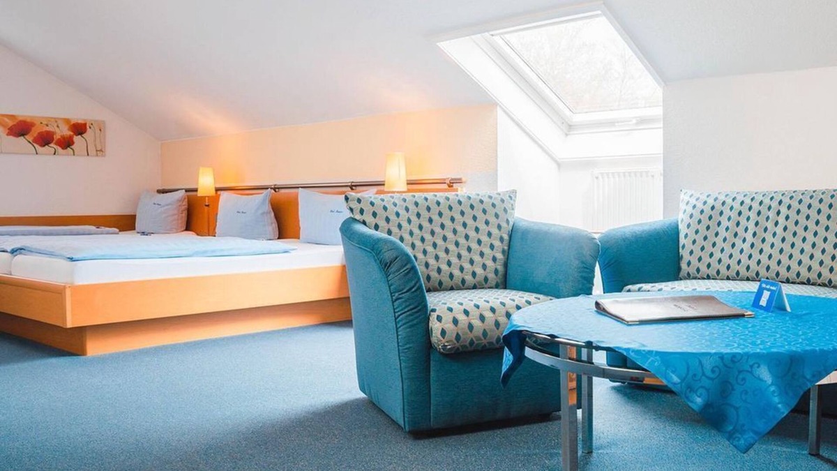 Emmelshausen House | Triple room, shower, toilet, 1 bedroom - Münster