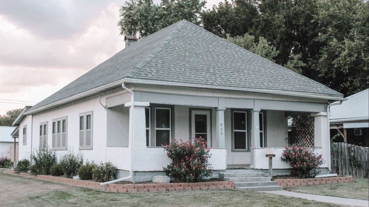 Hoisington House | Triple S Lodge at the Bottoms
