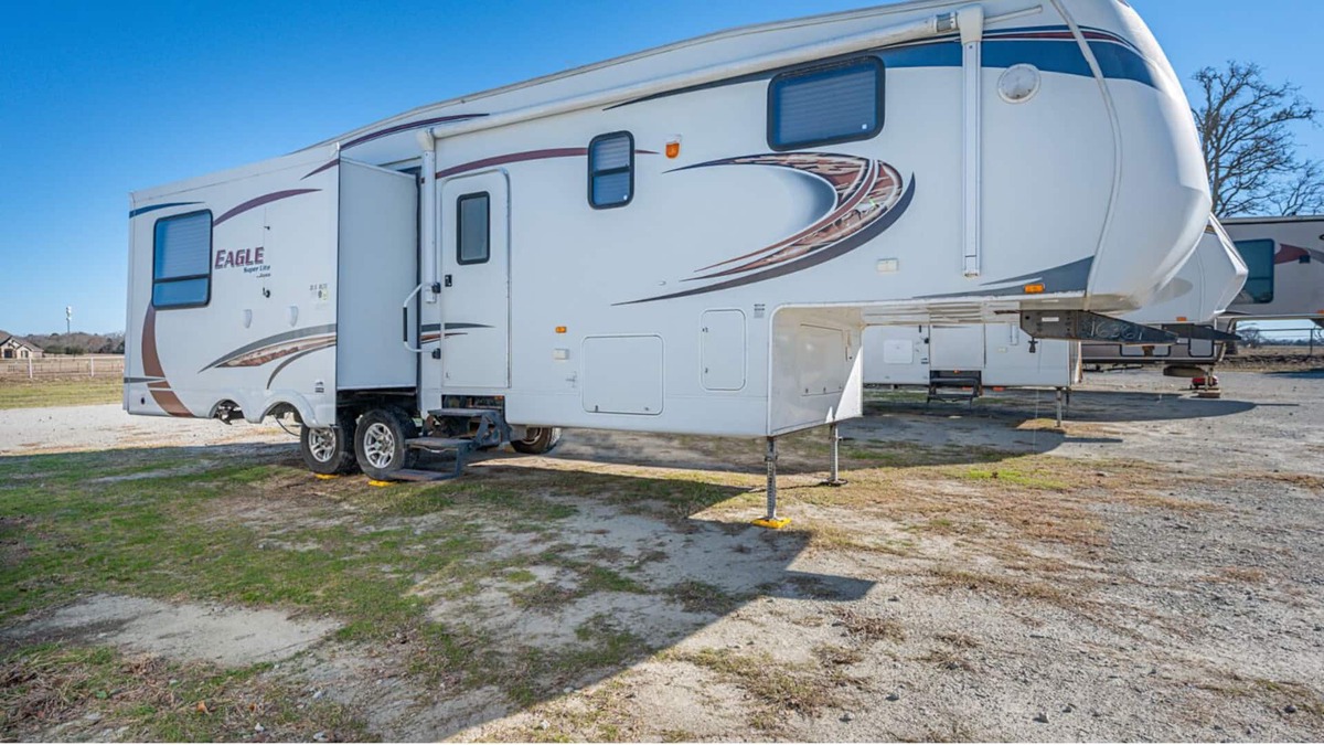 Lindale House | Triple W Eagle RV 1