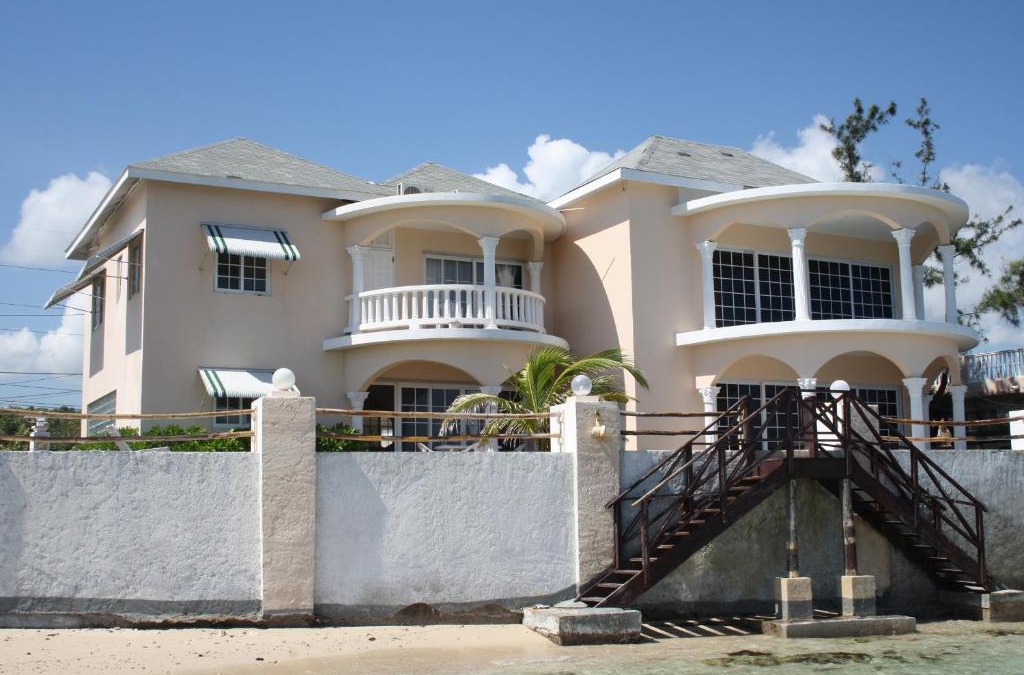 Montego Bay House | Triplets on the Bay