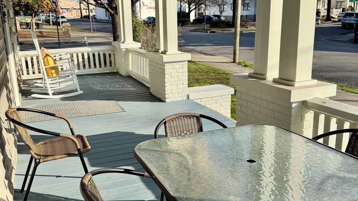 Cahaba Heights House | Triplex in the heart of the city