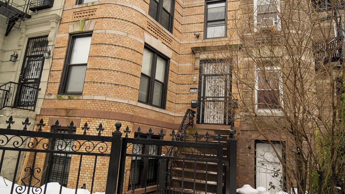Brownsville House | TRIPLEX ON THE PARKWAY
