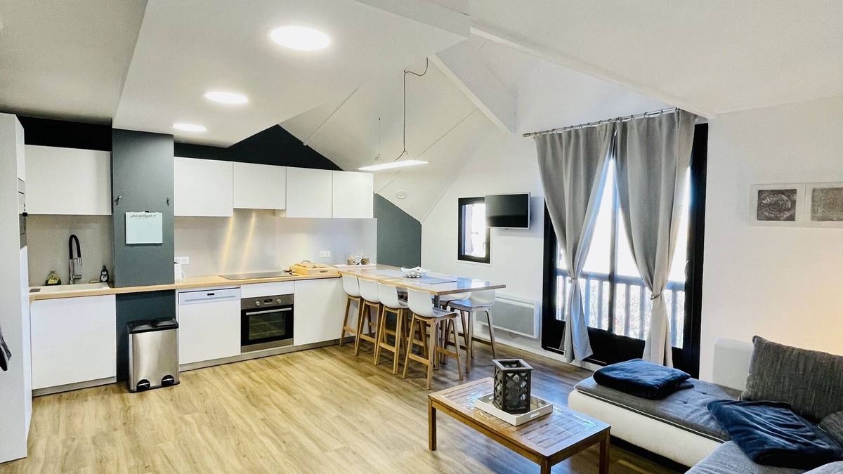 Ax-les-Thermes Apartment | TRIPLEX SLEEPS 8 - BONASCRE AX LES THERMES
