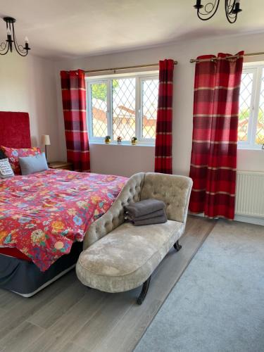 Bretby Apartment | Triumph Norton close to NEC