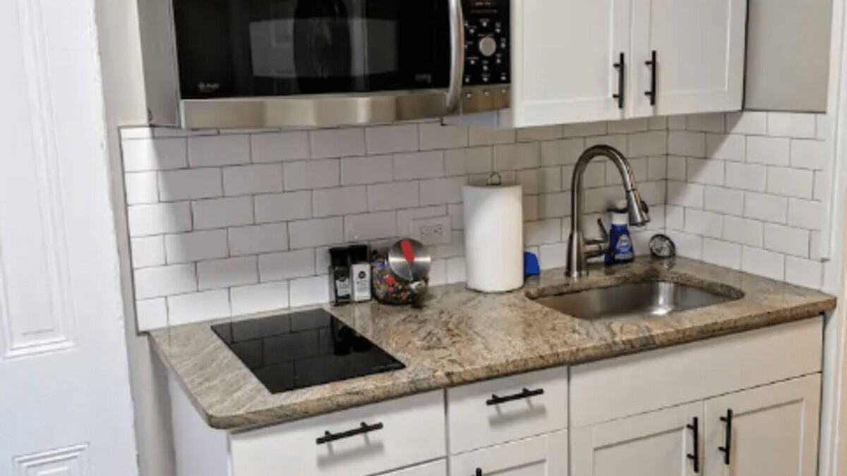 Wilmington Apartment | Trolley Teacup Charming Cozy Studio