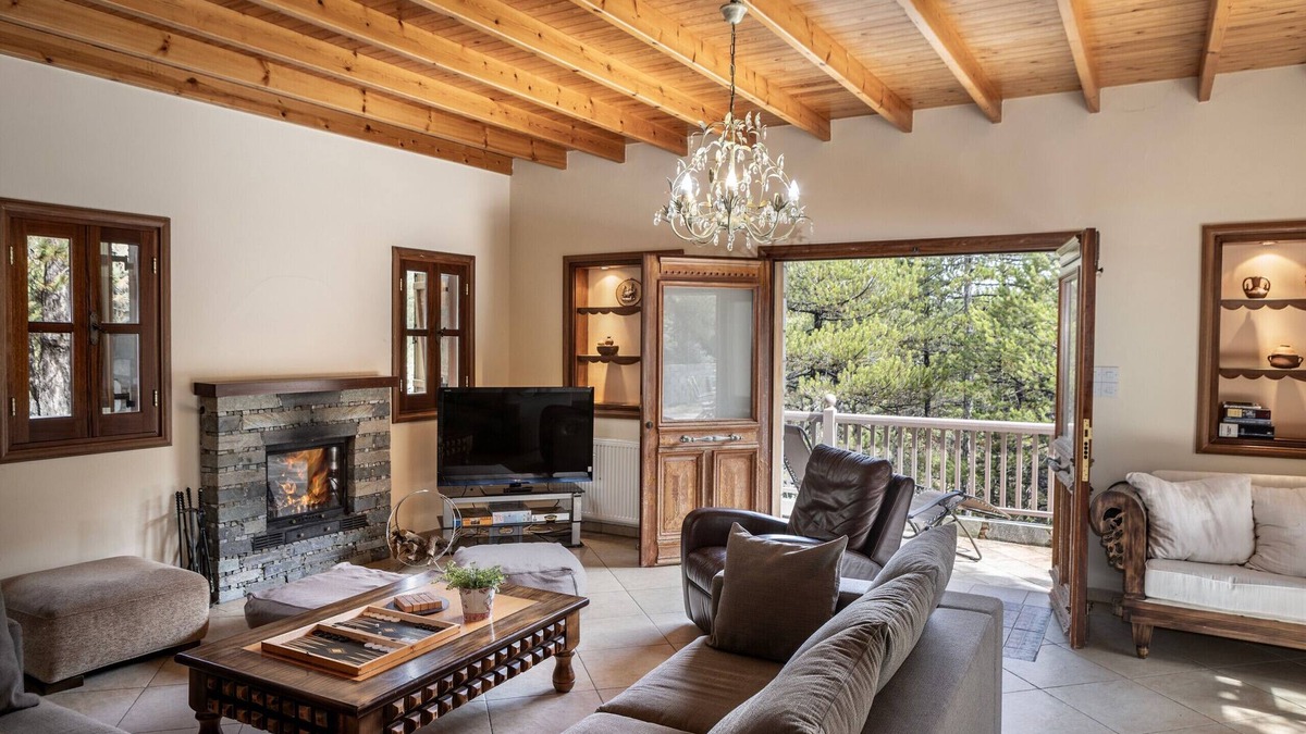 Pedhoulas Villa | Troodos Mature Pine Chalet