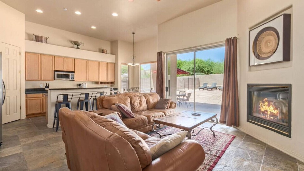 Desert Diamond House | Troon/Gated/Pool/Firepit/Sleep 6