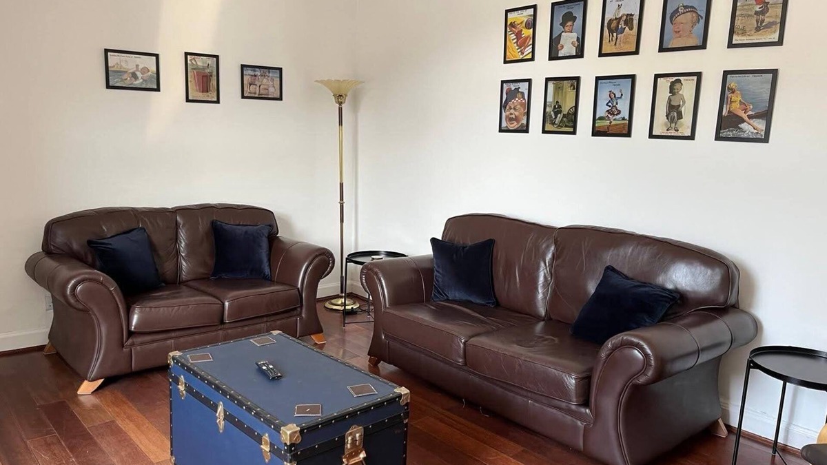 Troon Apartment | Troon town centre apartment. Great for golf, beach, coastal walks and much more.