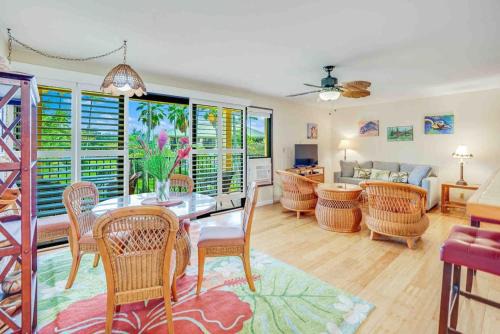 Hanamaulu House | Tropical 1 Bedroom with 2 Full Bath at Resort