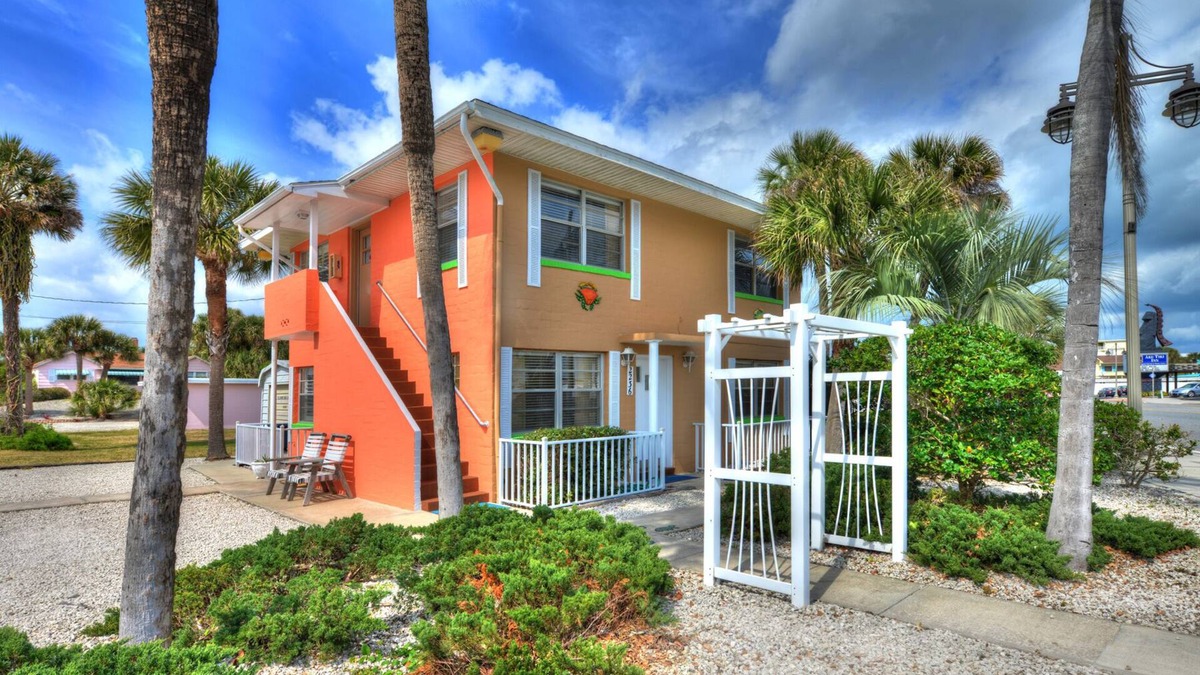 Daytona Beach Shores Apartment | Tropical 2 Bedroom Apartment Across from Daytona Beach/Sanitized after each use!