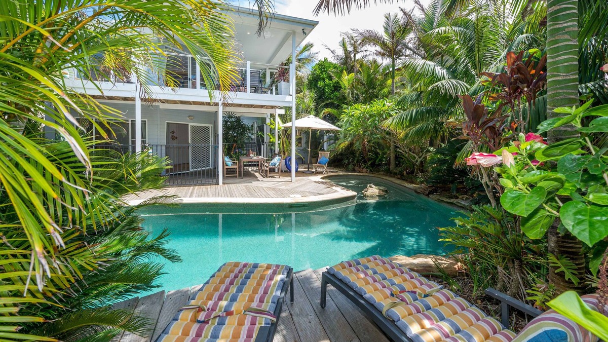 Anna Bay House | Tropical Beach Hide Away - inground pool, 2min walk to ocean foreshore & parks