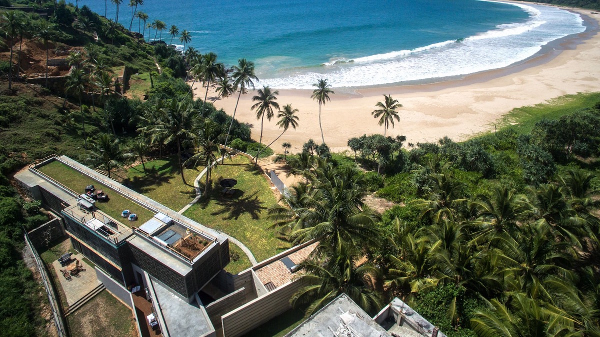 Devinuwara Villa | Tropical Beach House With Direct Beach Access