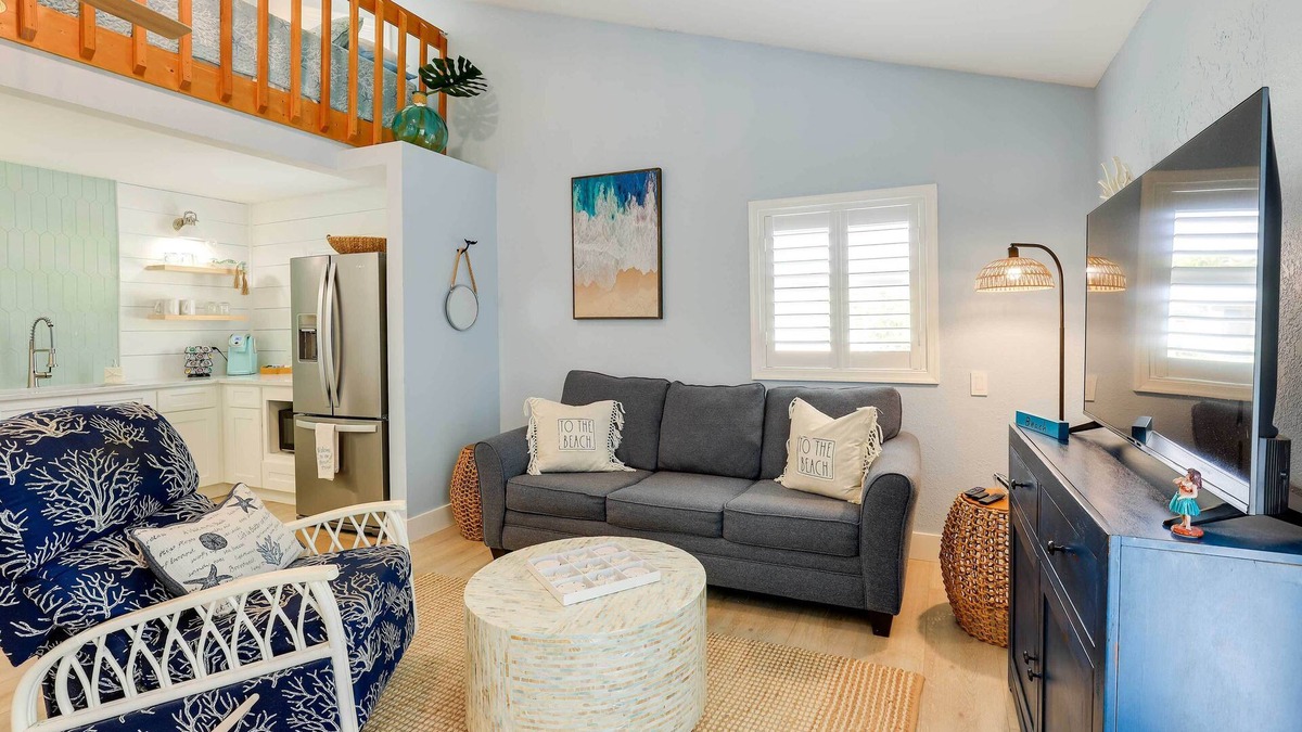 Hobe Sound Cottage | Tropical Cottage < 2 Mi to Hobe Sound Beach!