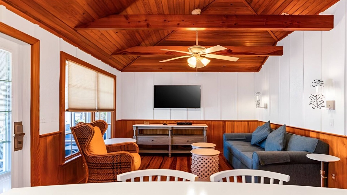 Captiva Hotel | Tropical Escape in Spacious Cottage w/Kitchen | Onsite Pools | Free Parking