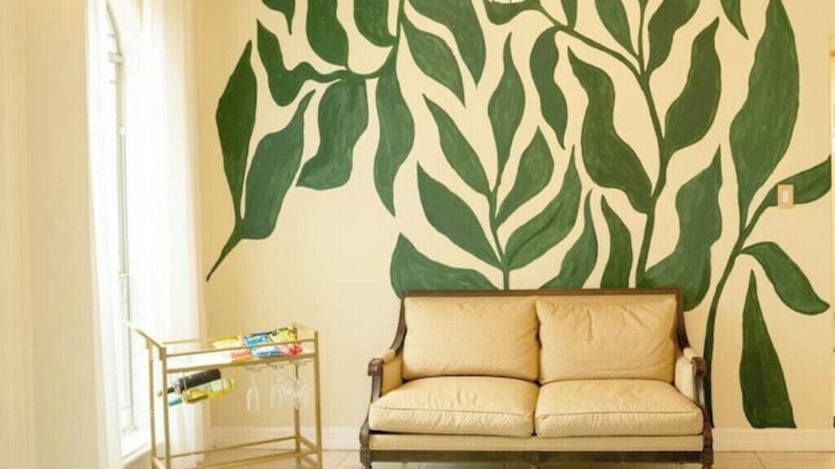 Edinburg House | Tropical Family Funhouse, Relax: No Chore Pet friendly Rental