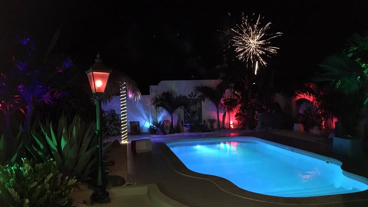 De Bruynewijk Villa | Tropical Fortuna Villa~RELAX WITH OWN PRIVATE POOL & BAR~privacy guaranteed!