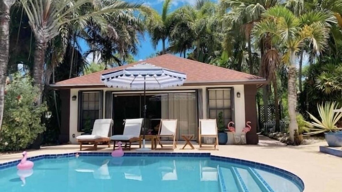 Palm Beach Country Estates House | Tropical Getaway in your own private Guest House w/pool - 10 min from the beach!