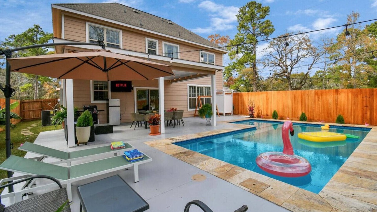Conroe House | Tropical Getaway with Pool and Game Room