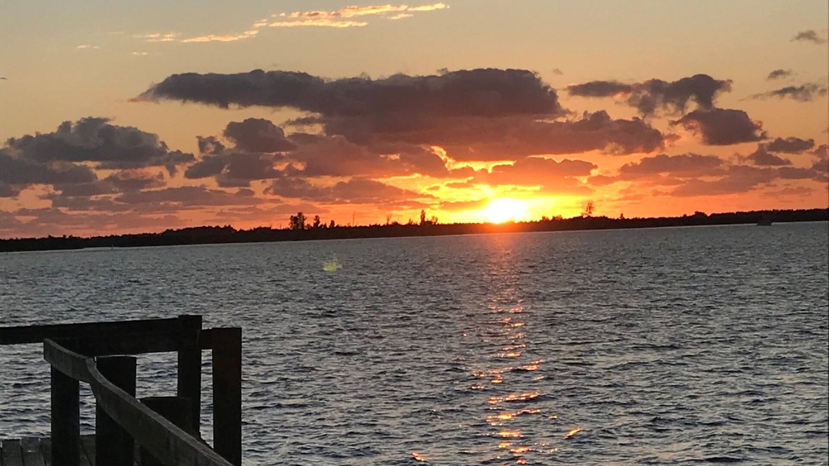Sebastian House | Tropical home, use of owners Indian River Lagoon docks just down sandy road.