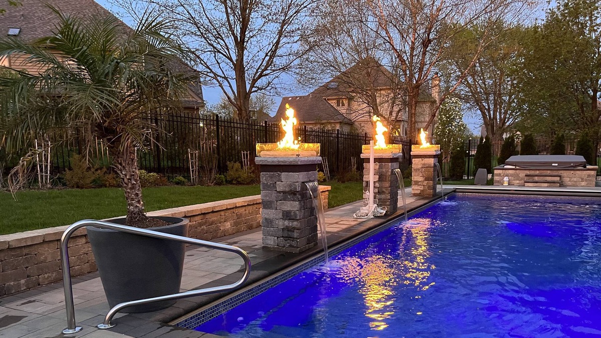 Palos Heights House | Tropical oasis 6000 ft.² estate just 30 minutes from downtown Chicago