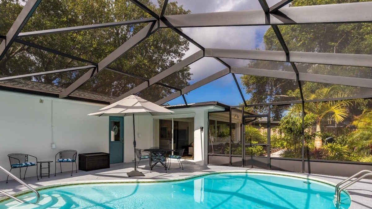 Harbor Hills House | Tropical Oasis 7 mins to beach w/ pool & hot tub