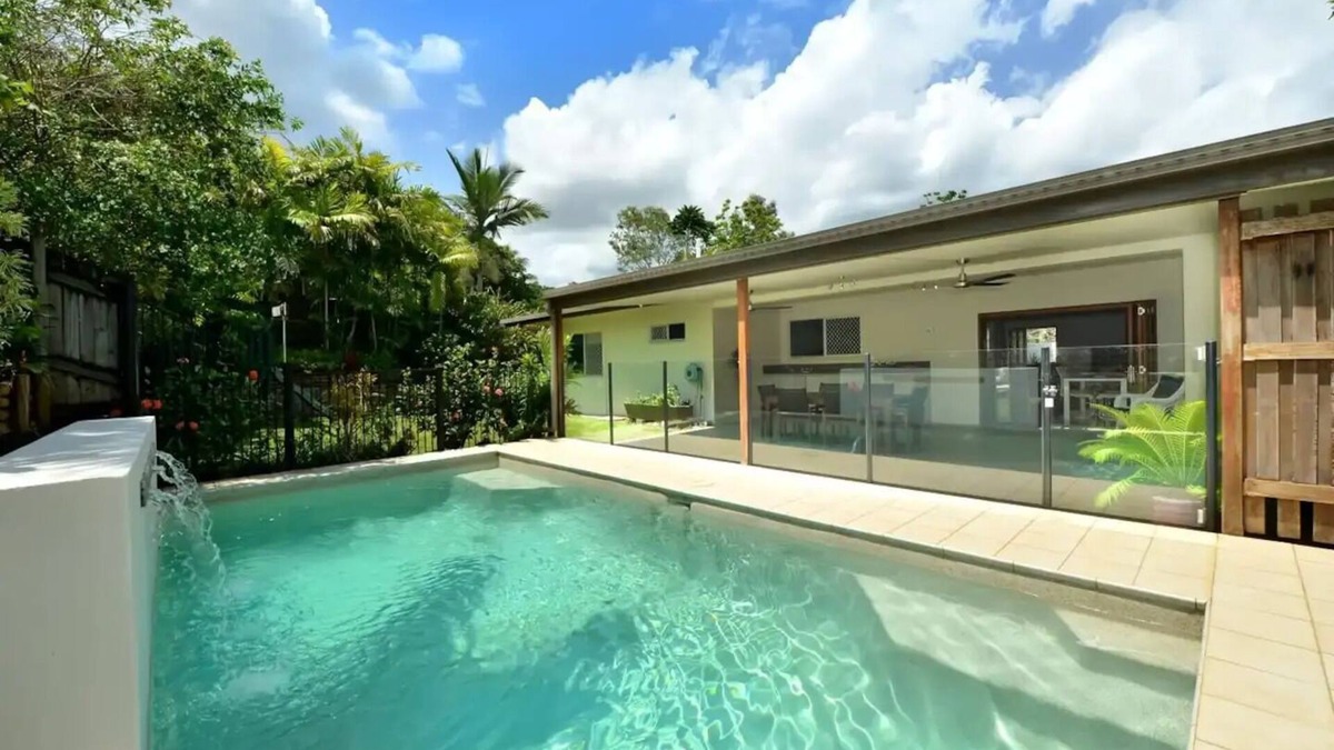 Brinsmead House | Tropical Oasis - Entire home in Freshwater, Australia