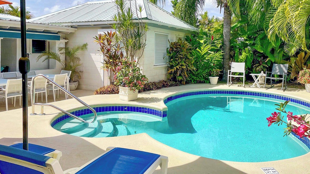 Sunset Crest House | Tropical Oasis with Pool close to beach - Beachcomber