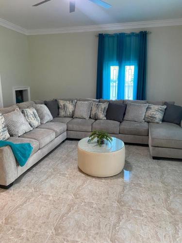 Westwind Apartment | Tropical Palm Townhouse