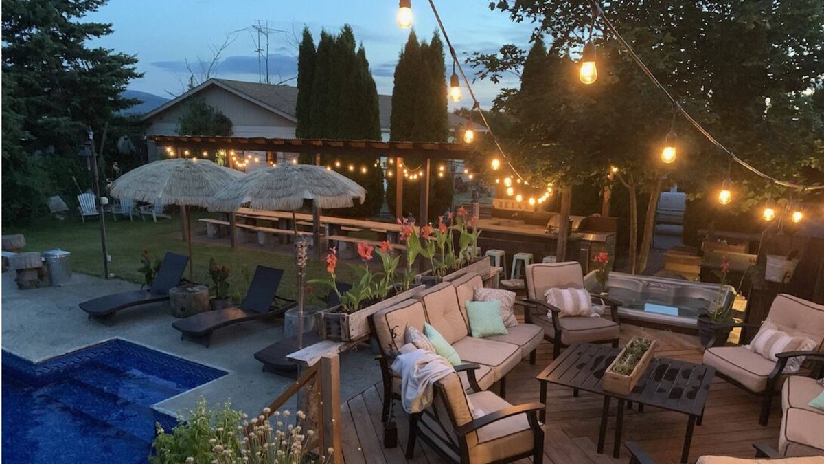 Post Falls House | Tropical paradise swimming pool hot tub family friendly sleeps 21 fire pit yard